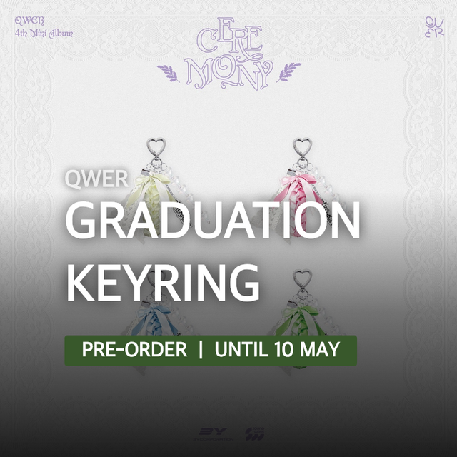 QWER - GRADUATION KEYRING