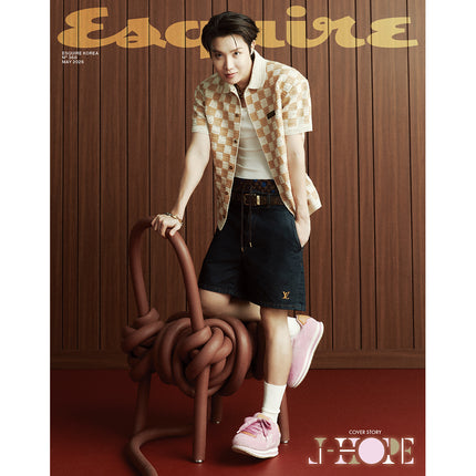 ESQUIRE 2026.05 featuring BTS J-HOPE - magazine detail 4