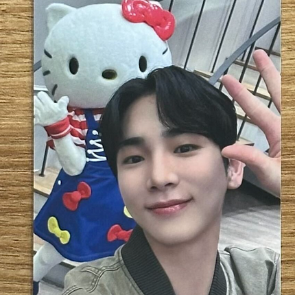 KEY (SHINee) - HELLO KITTY x KEY (POP-UP ver.) K-pop Album | SOOJIB KEY (SHINee) - HELLO KITTY x KEY (POP-UP ver.) K-pop Album | SOOJIB