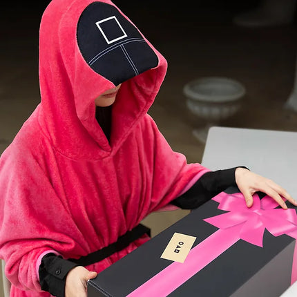 SQUID GAME 2 - Pink Soldier Hoodie Cape Blanket / KAKAOTALK GIFT COLLABORATION