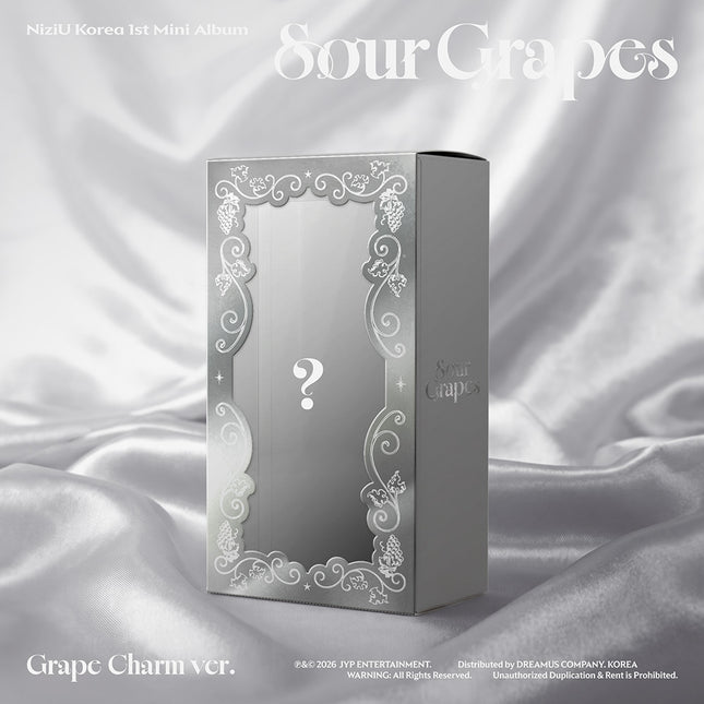 [POB] NiziU - Sour Grapes/ 1st KR Mini Album (Grape Charm ver.)
